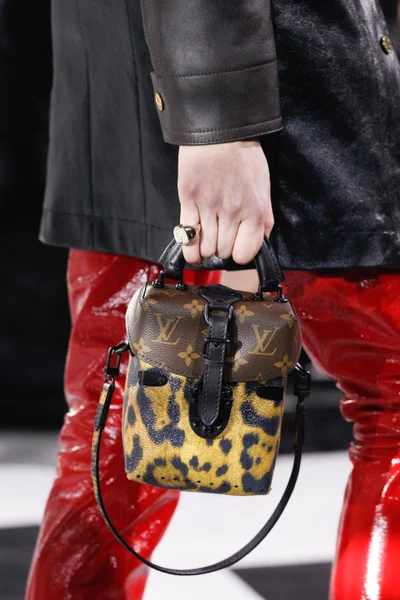 Look 2